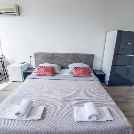 Apartment Pluton
